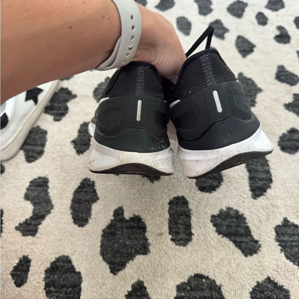 Nike Structure Running Shoes - Picture 3 of 5
